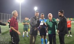 Ahmet Çakar ile Deniz Ateş Bitnel Darıca’da amatör futbol maçı yönetti