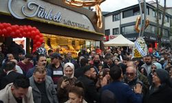 Darıca’da ücretsiz altın dağıtıldı, vatandaş kuyruğa girdi