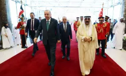 Cumhurbaşkanı Erdoğan, Körfez turunun ilk durağı Kuveyt'te! Kuveyt'le 4 anlaşma imzalandı