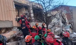 Gebze'de bina çöktü: 5 kişi enkaz altında