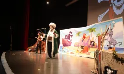 Çayırova'da çocuklar tiyatroyla ara tatilin keyfini çıkardı