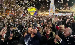 İzmitliler 2026'ya Belsa Meydanı'nda 'merhaba' dedi