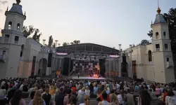 Kocaeli Şehir Tiyatroları 2025'te 70 bini aşkın seyirciyle buluştu