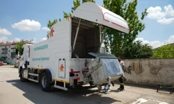 Keçiören'de konteynerler tek tek yıkanıyor