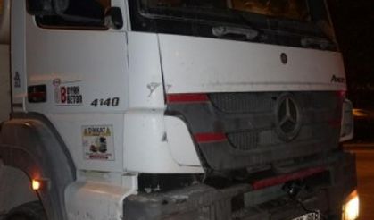 İZMİR - Trafik kazasında 2 kişi yaralandı
