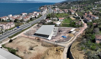 Karamürsel terminal binasında çatı imalatı tamam