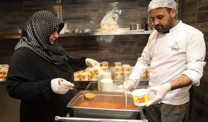 Darıca Belediyesi’nden vatandaşlara sıcak yemek desteği