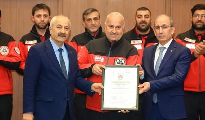 Gebze’nin kahramanları GEAK ekibine AFAD sertifikası ve arma takdimi