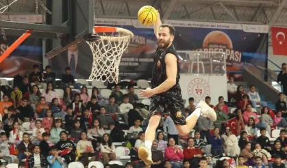 Kocaeli'de Başkan Büyükakın'dan gençlere 'Kardeş Pası'