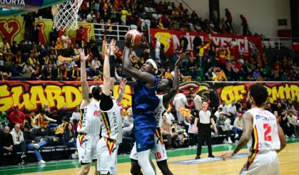 Çayırova şampiyonluk yolunda potada hata yapmadı