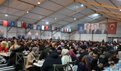 İzmit'in kalbi Büyükşehir Ramazan Çadırı'nda atıyor