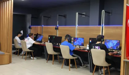 Keçiören'de gençler 'espor'la buluştu