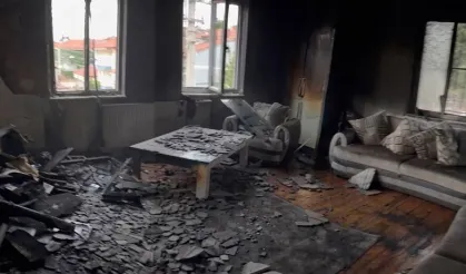 Yangında eşyaları kül olan aileye Sevgi Eli sahip çıktı