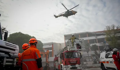 Gerçeği aratmayan tatbikat! Depremi yaşadılar