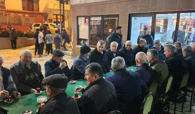 Gölcük'te Başkan Sezer vatandaşlarla bir arada