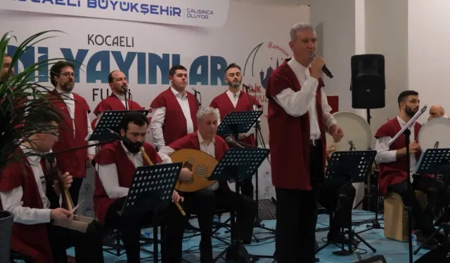 Kocaeli'de kulakların da gönüllerin de pasını sildiler