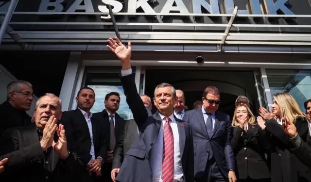 Özgür Özel'den Beylikdüzü Belediyesi'ne ziyaret