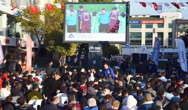 Kent Meydanı’nda tarihe tanıklık ettiler