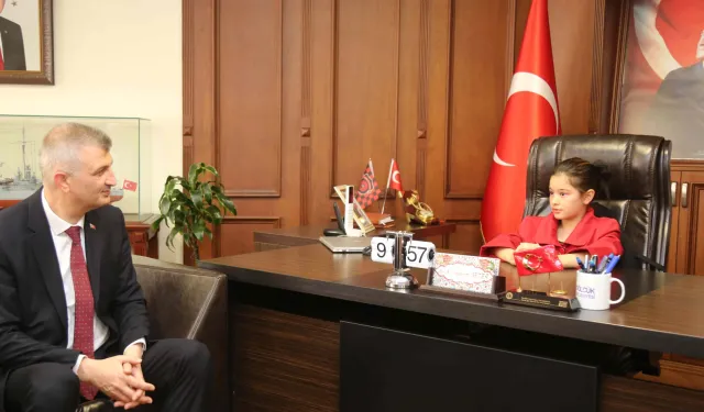 Başkan Sezer koltuğunu Aslı Çırak’a devretti