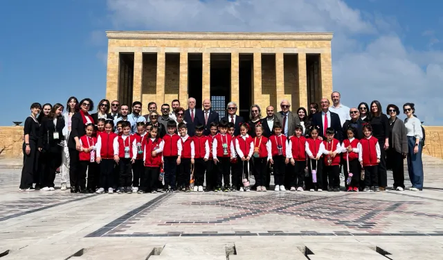 TEGV çocukları Ata'nın huzurunda