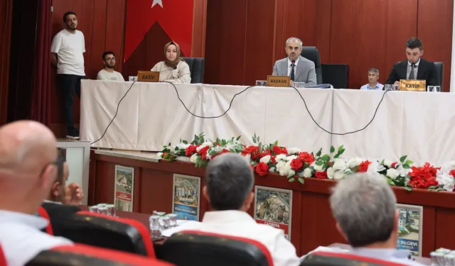 Çayırova’da asfalt robotu için oy birliği sağlandı