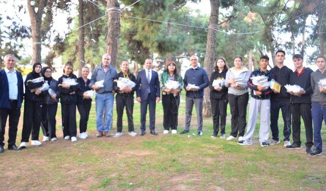 Gebze’de ağaçlar kitap açtı