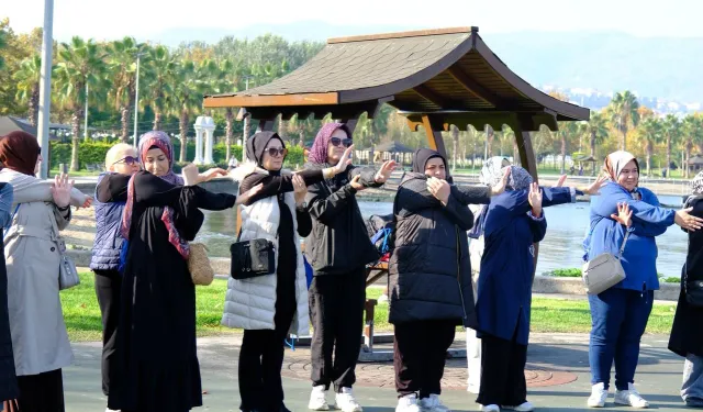 Kocaeli'de kadınlara yönelik sağlık yürüyüşü devam ediyor