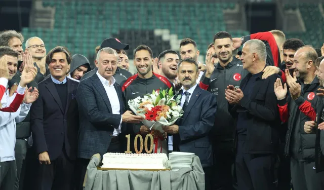 Tarihi maç öncesi Milli Takım'a moral verdiler