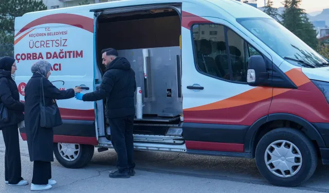 Keçiören'de vatandaşa sıcak çorba