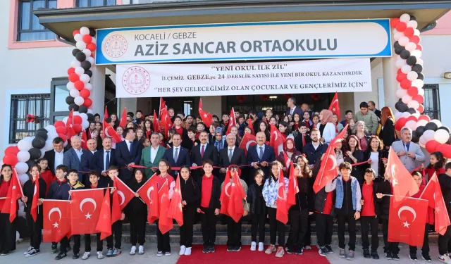 Aziz Sancar Ortaokulu Gebze'de törenle hizmete açıldı