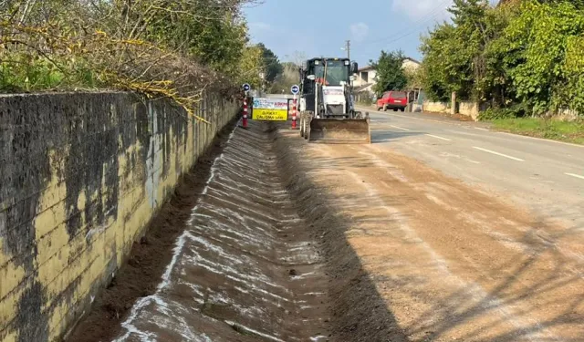 Kocaeli Kandıra'da yağmur suyu kanalları temizlendi