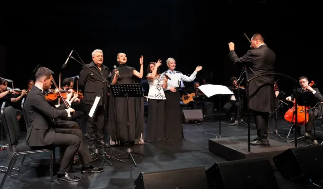 Kocaeli'de Ata'ya özlem notalarla yankılandı