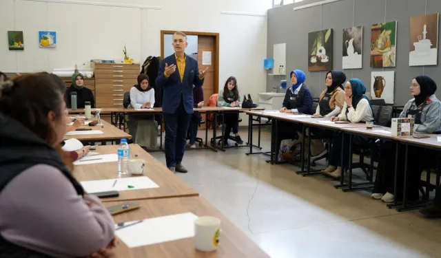 Ressam Cemal Toy, renklerin şifasını Kocaeli'ye taşıdı