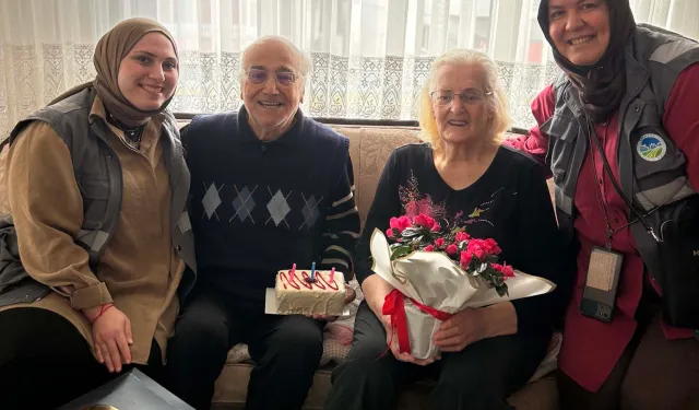 Sakarya ekipleri 65 yıllık evliliğin yıldönümüne şahitlik etti