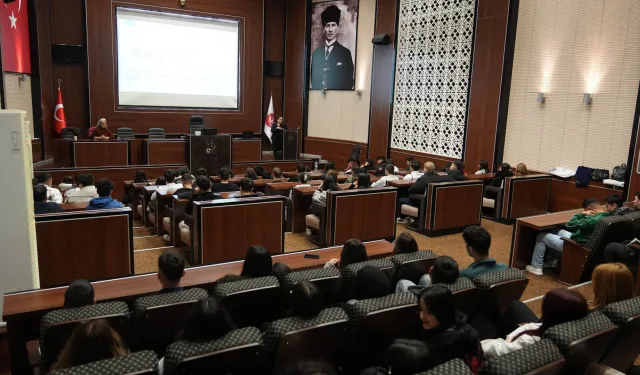 Keçiören'de stajyer öğrencilere sağlık eğitimi