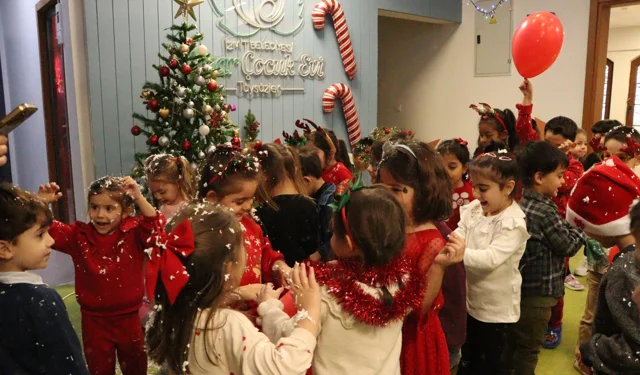 Çınar Çocuk Evleri'nde renkli yılbaşı kutlaması