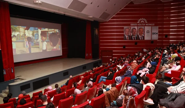Gebze'de çocuklar sinema keyfi yaşadı