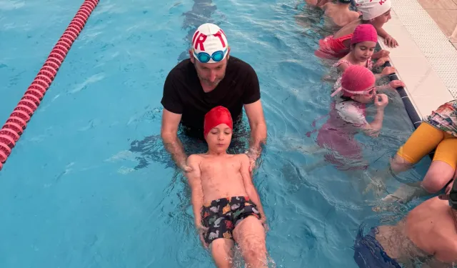 Kocaeli'de yüzme bilmeyen kalmasın projesi sürüyor