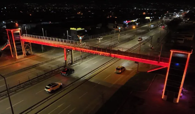 Kocaeli'den kadına şiddete karşı turuncu mesaj