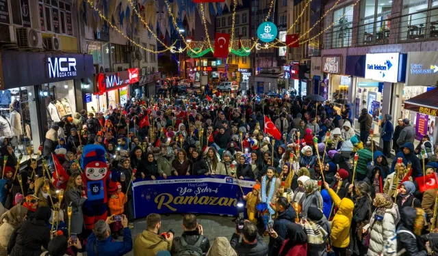 Gebze'de Ramazan'a özel 'Fener Alayı'