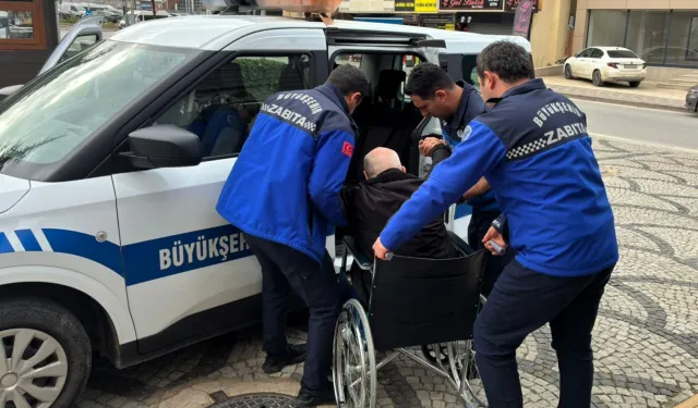 Kocaeli Zabıtası'nın şefkat eli vatandaşın üzerinde