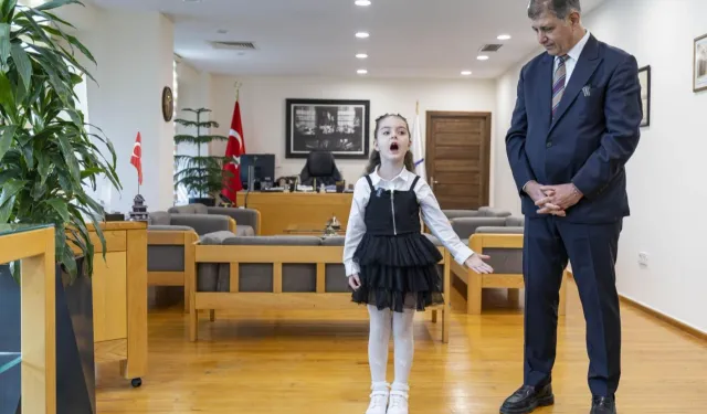 4 yaşından beri İstiklal Marşı'nı ezbere okuyor