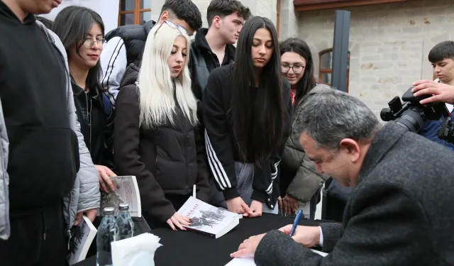 Keçiören'de Kütüphaneler Haftası'na özel Çanakkale söyleşisi