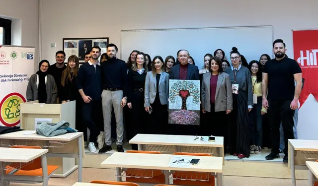 Kocaeli Üniversitesi'nde sıfır atıklar sanata dönüştü
