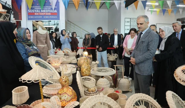 Çayırova'da el sanatları görücüye çıktı