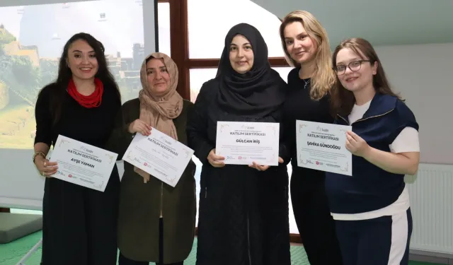 Kocaeli İZGİM'de anne adaylarının sertifika sevinci