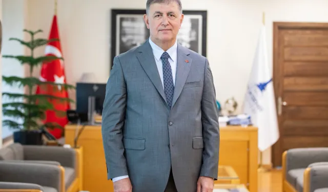 Cemil Tugay CHP'den istifa etti! Görevini bağımsız sürdürecek