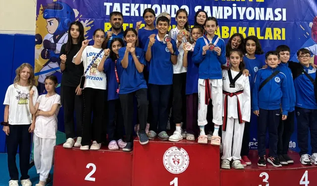 Kocaeli'nin gururu Kağıtspor kürsülerden inmiyor