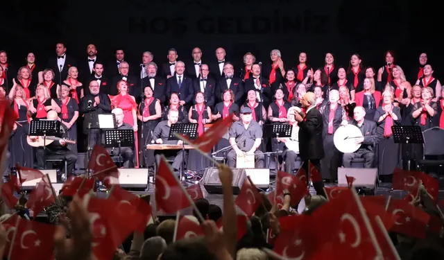 Kocaeli İzmit'te Cumhuriyet coşkusu yaşandı
