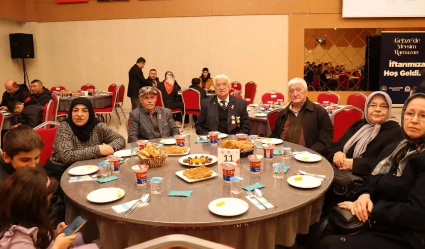 Gebze'de şehit aileleri ve gaziler aynı sofrada buluştu